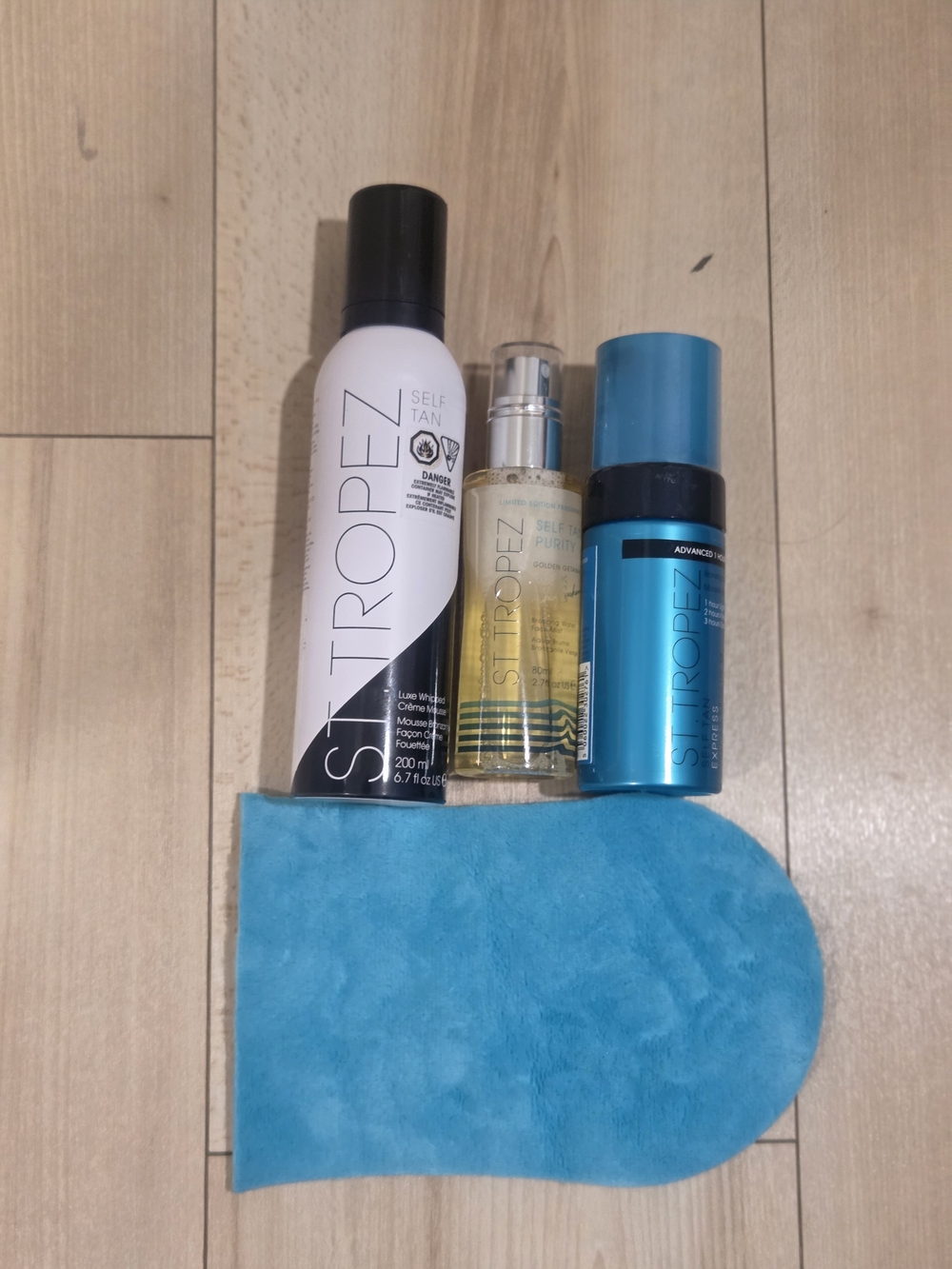 St. Tropez Self Tan Set with Turquoise Applicator Mitt